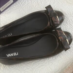 Vaneli Women's Tortoise Shell Flats with Bow